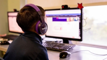 Student engaging with Ignite Reading Tutoring on computer