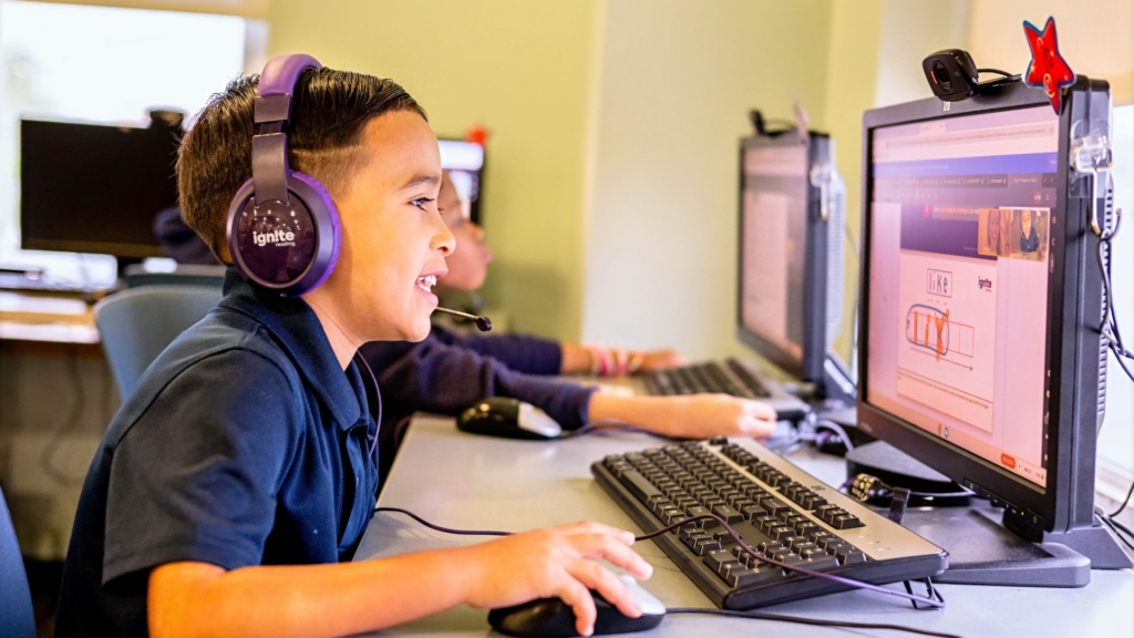 Student using Ignite Reading tutoring